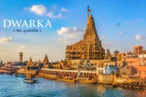 Dwarka celebrates Krishna Janmashtami with a large gathering at Dwarkadhish Temple