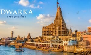Dwarka celebrates Krishna Janmashtami with a large gathering at Dwarkadhish Temple